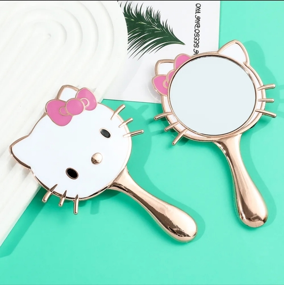 Hello Kitty Mirror - Picture 3 of 14